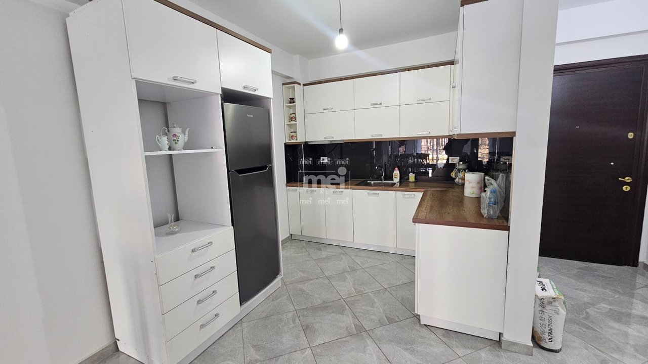 JEPET ME QIRA APARTAMENT 1+1 TEK ISH PARKU AUTOBUZAVE