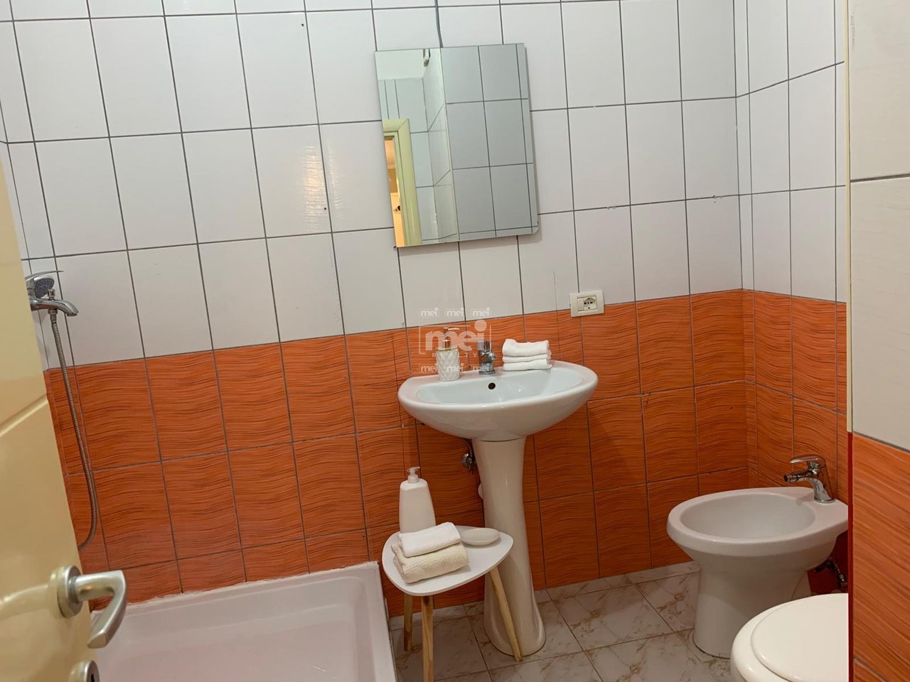SHITET APARTAMENT 1+1 NE SHKEMB KAVAJE ME PAMJE DETI!