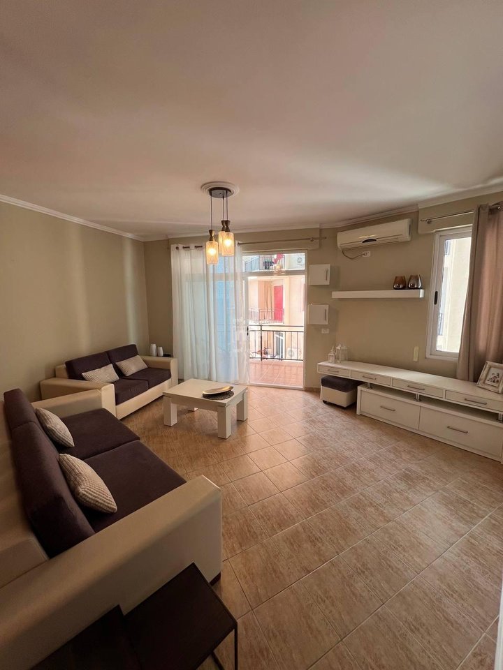 SHITET APARTAMENT 1+1 NE SHKEMB KAVAJE ME PAMJE DETI!