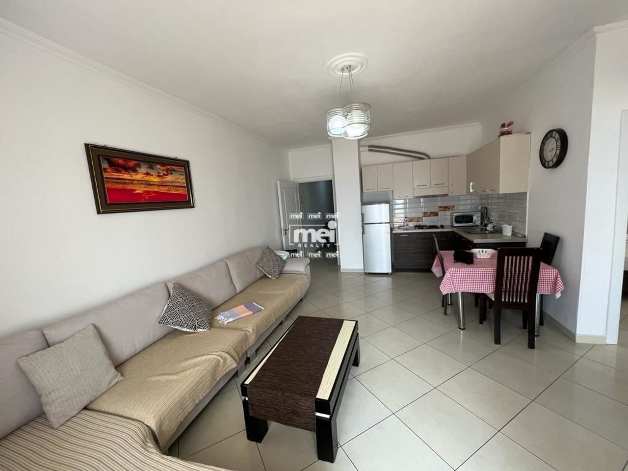 AFFITTASI APPARTAMENTO 2+1 VICINO A RROTA KUQE CON VISTA MARE