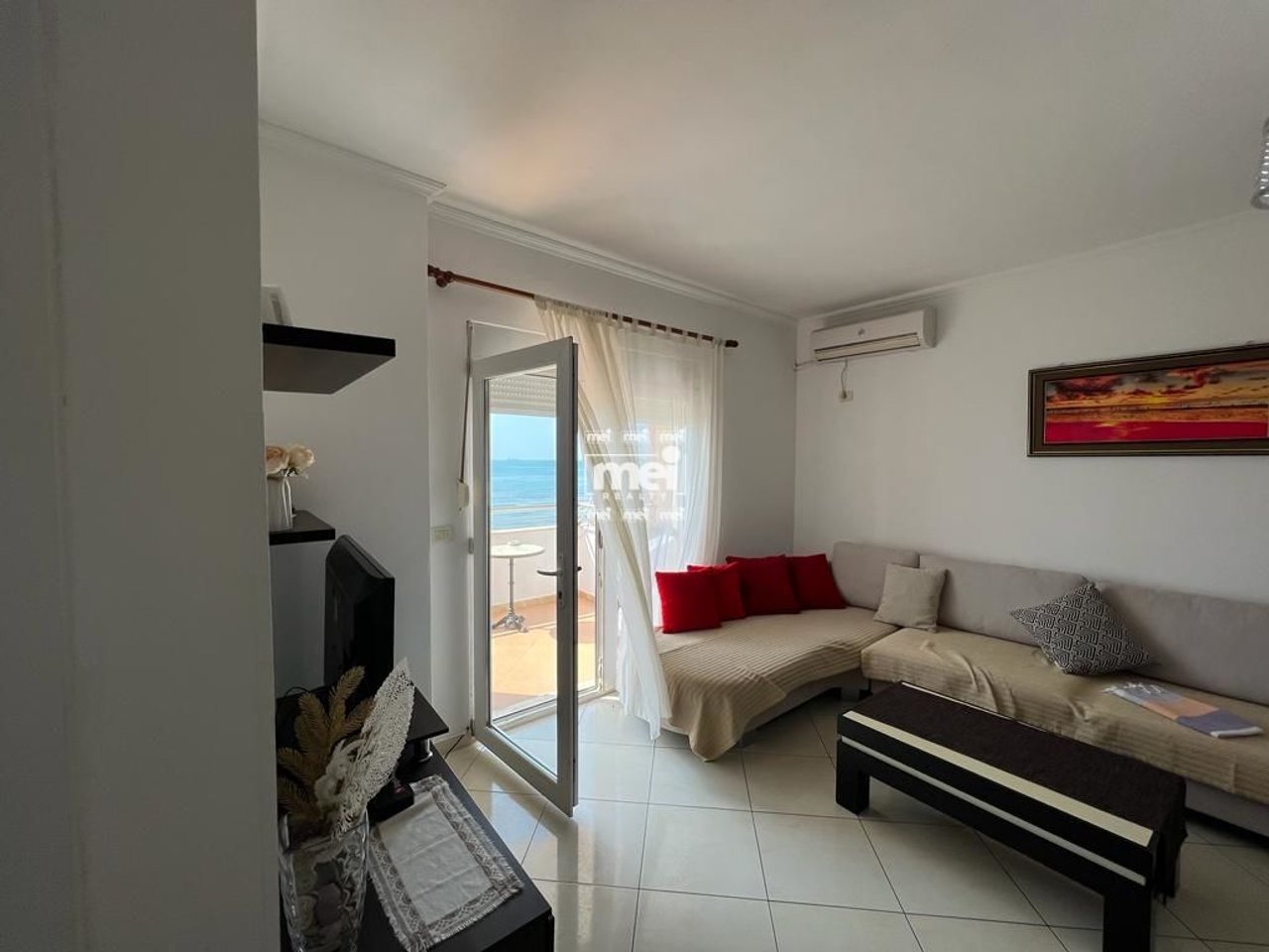 AFFITTASI APPARTAMENTO 2+1 VICINO A RROTA KUQE CON VISTA MARE