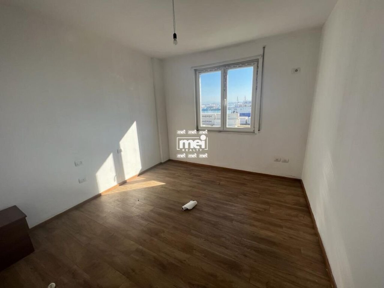 FOR RENT 2+1+2 APARTMENT ON PORT STREET FOR OFFICE!