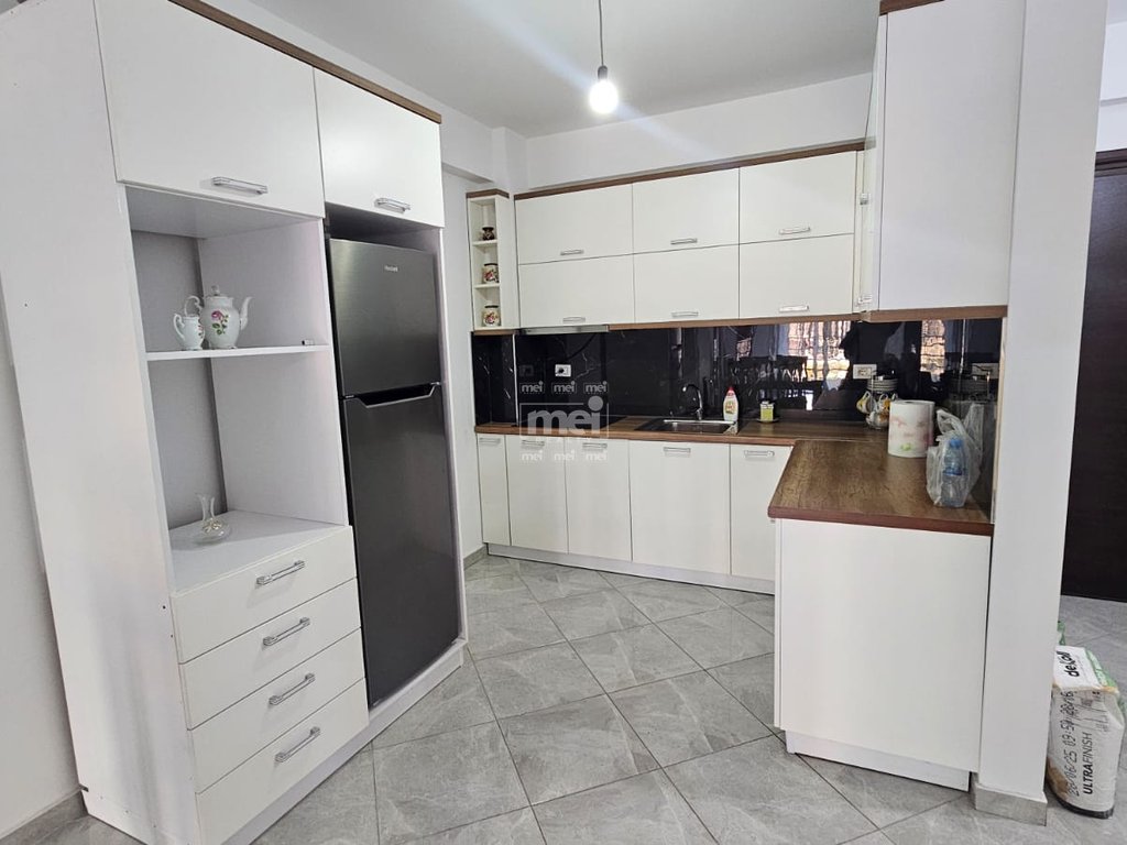 JEPET ME QIRA APARTAMENT 1+1 TEK ISH PARKU AUTOBUZAVE