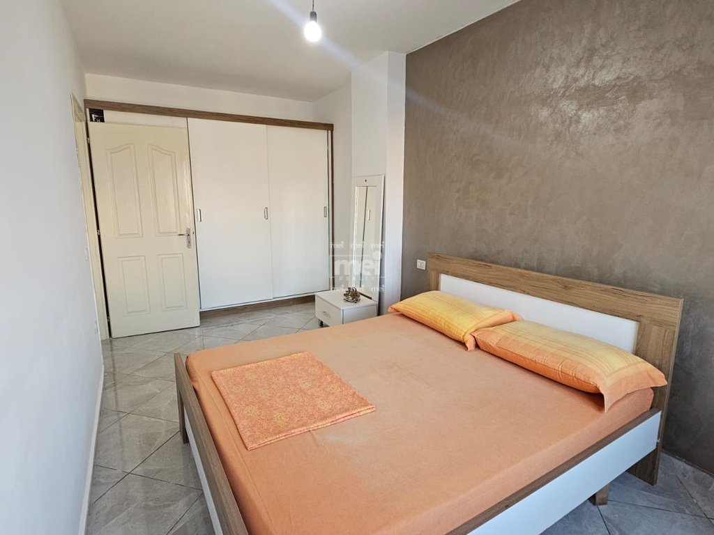 JEPET ME QIRA APARTAMENT 1+1 TEK ISH PARKU AUTOBUZAVE