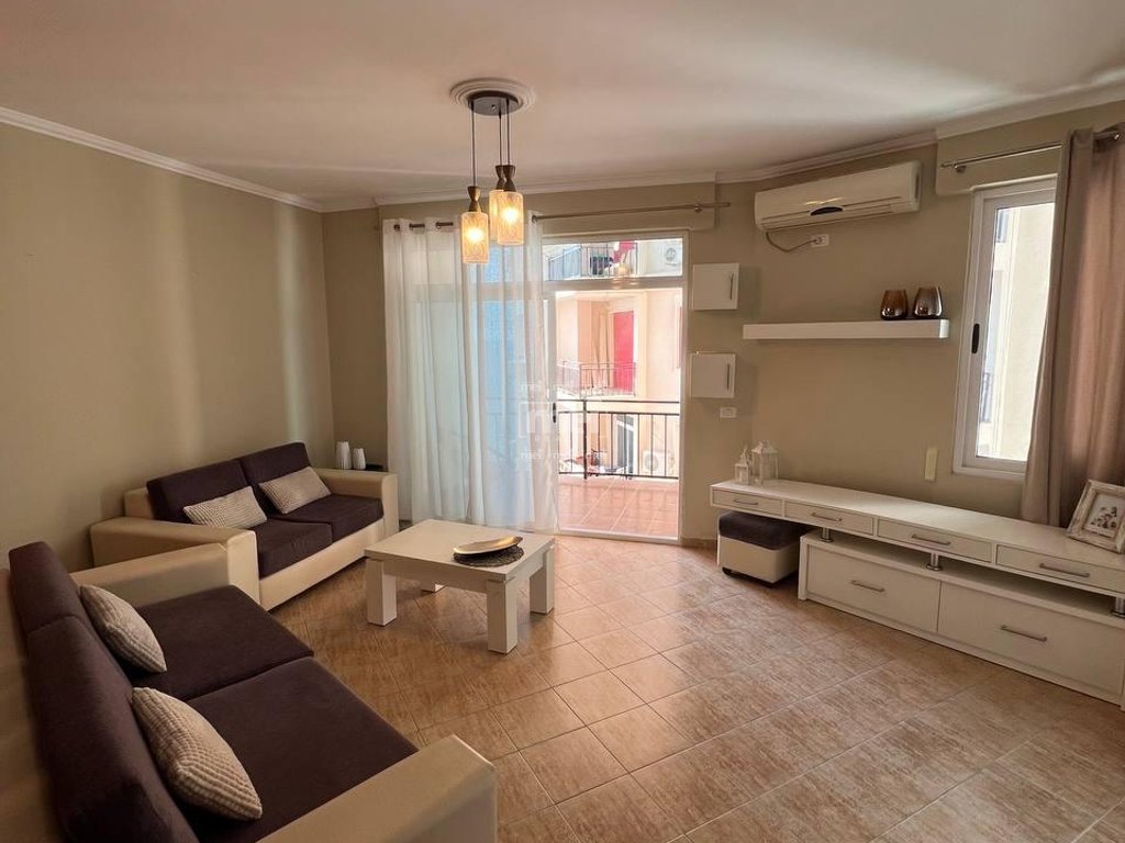 SHITET APARTAMENT 1+1 NE SHKEMB KAVAJE ME PAMJE DETI!