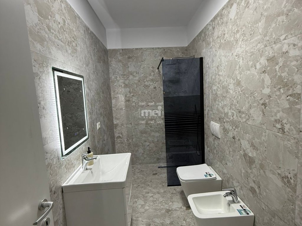 SHITET APARTAMENT 1+1 NE SHKEMB KAVAJE !