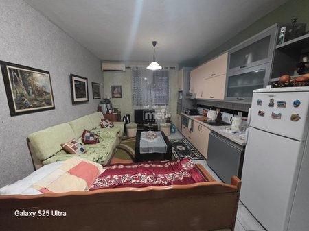 SHITET APARTAMENT 1+1 PRANE HOTEL MAJESTIC TE SHKEMBI KAVAJES!