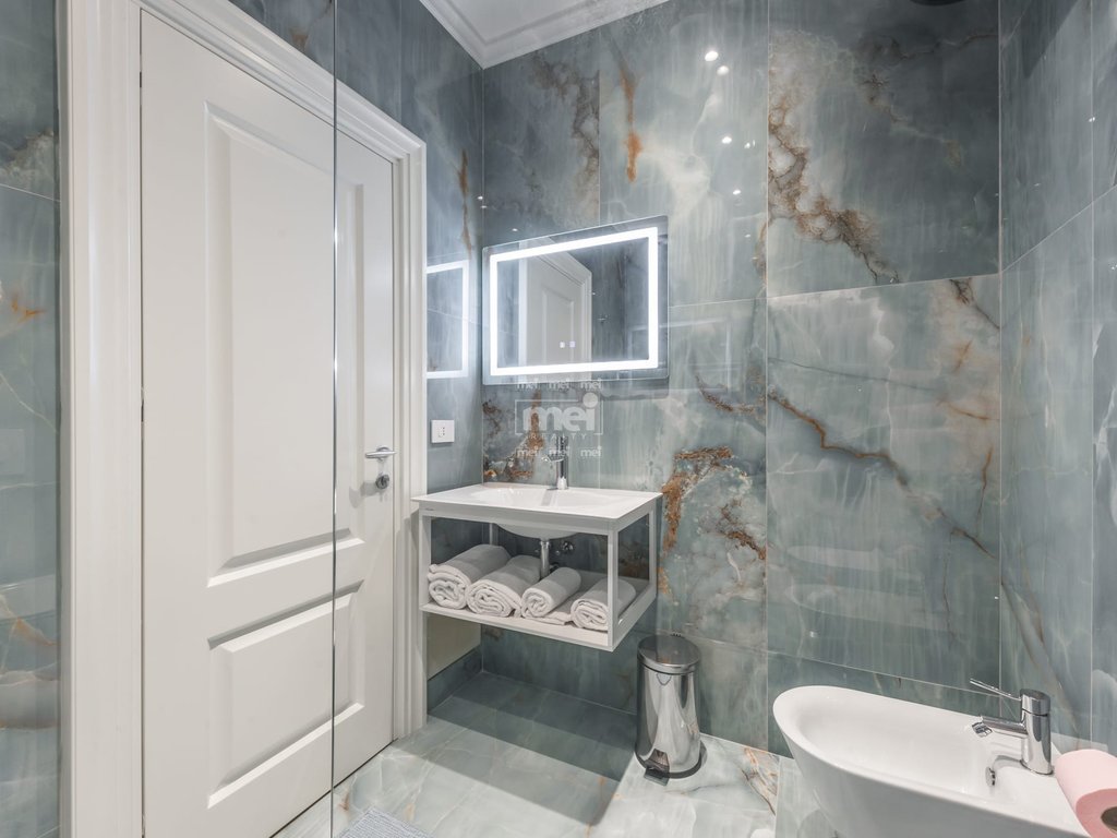 JEPET ME QIRA APARTAMENT 1+1 NE QENDER TE QYTETIT!