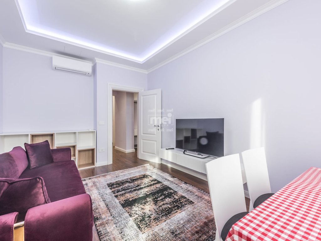 JEPET ME QIRA APARTAMENT 1+1 NE QENDER TE QYTETIT!