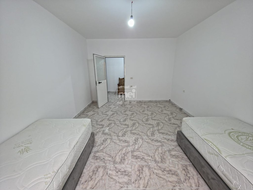JEPET ME QIRA APARTAMENT 2+1 PRANE KOPSHTIT SOROS!