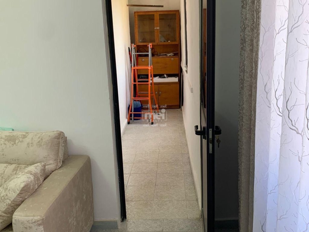 JEPET ME QIRA APARTAMENTI 1+1 PERBALL SHKOLLES KUSHTRIMI LIRISE!