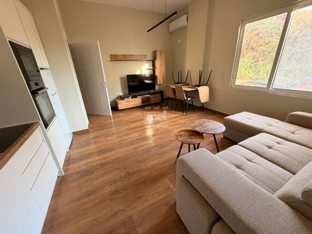 SHITET GARSONIERE NE SHKEMB KAVAJE!