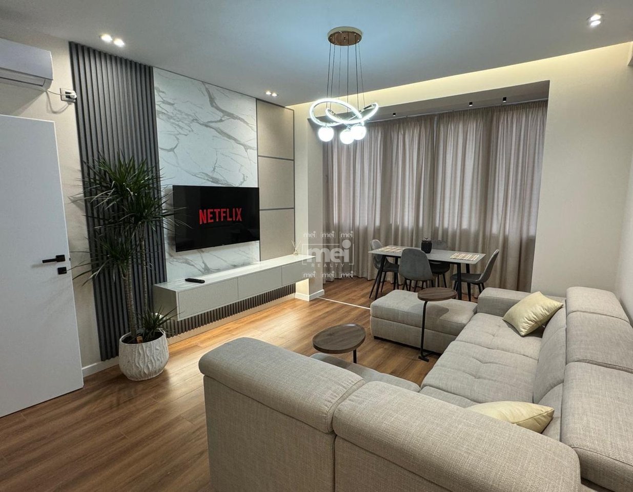 SHITET APARTAMENT 1+1 TEK KOMPLEKSI FLORIDA  ,PLAZH DURRES!