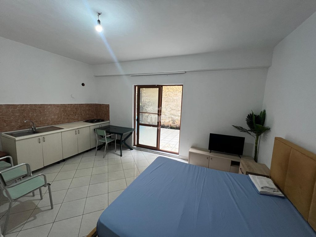 JEPET ME QIRA GARSONIER NE VOLLGA !