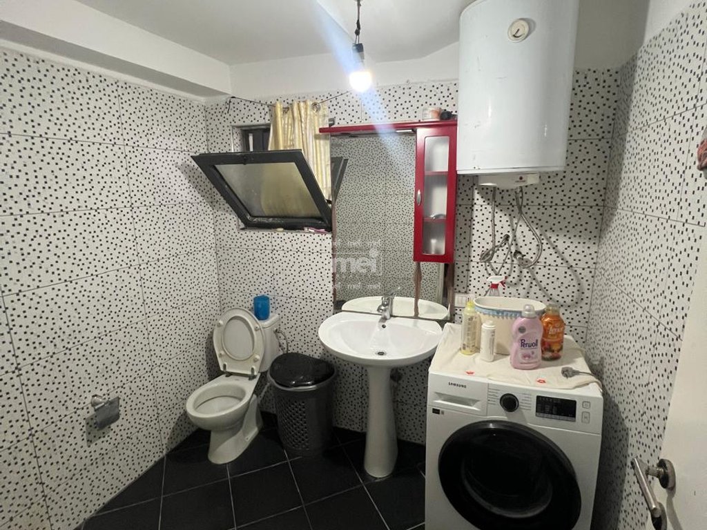 JEPET ME QIRA APARTAMENT 2+1TEK GJYKATA!