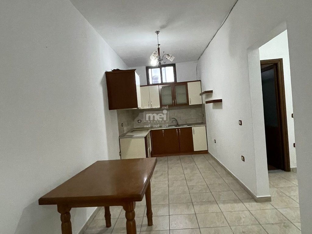 JEPET APARTAMENT ME QIRA 2+1 ISH KENETA!