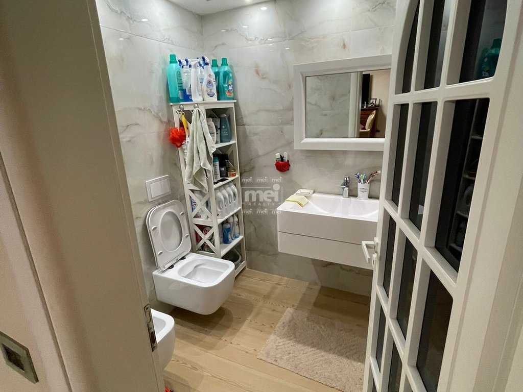 SHITET APARTAMENT NE BULEVARDIN KRYESOR !