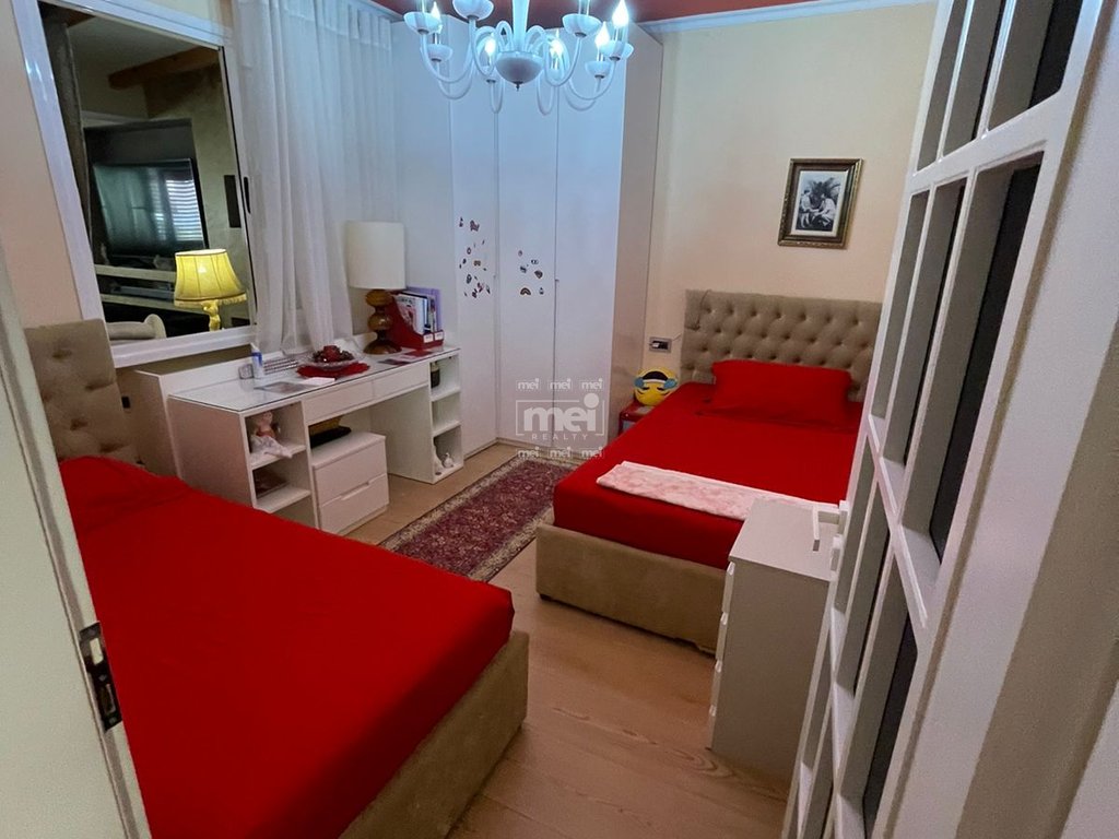 SHITET APARTAMENT NE BULEVARDIN KRYESOR !