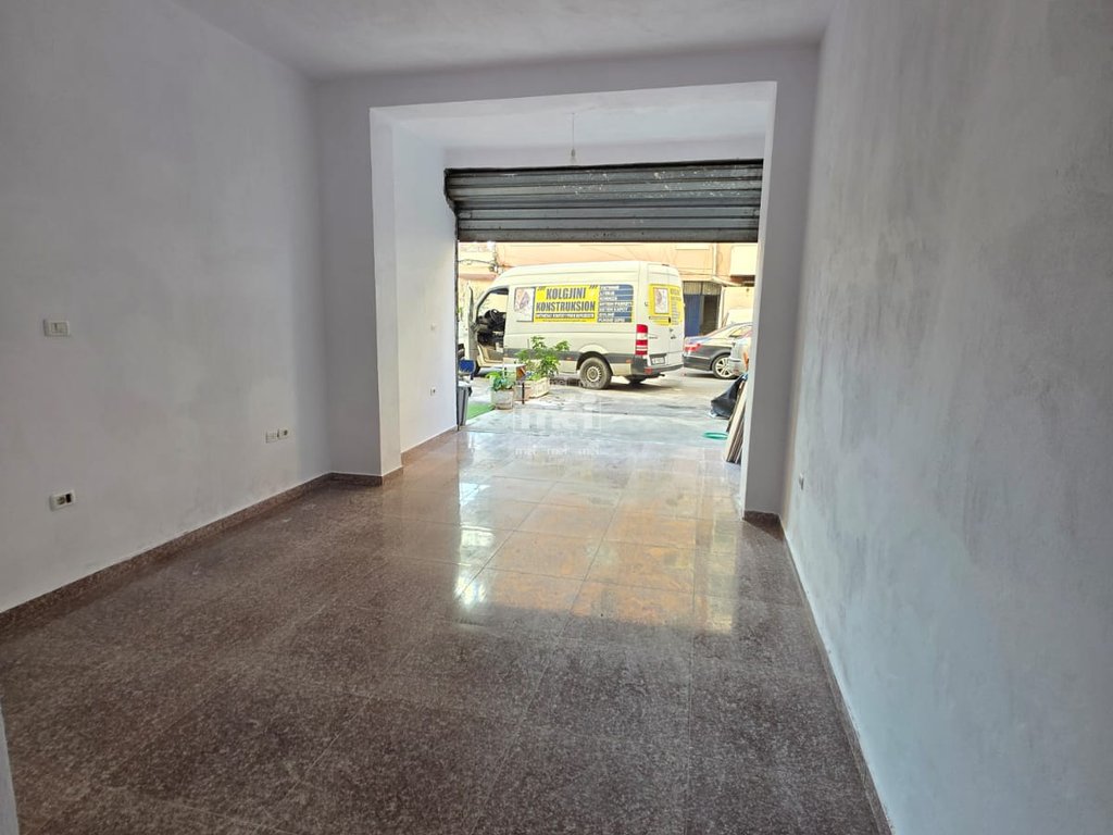 SHITET GARAZHD NE PLAZH !