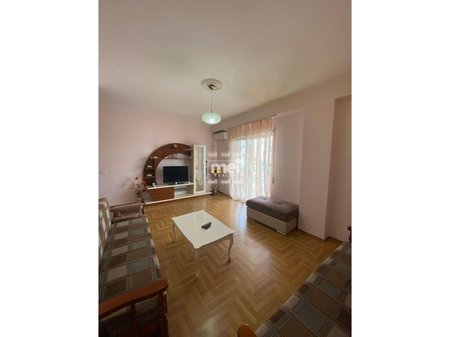 JEPET ME QIRA APARTAMENT 1+1 NE QENDER!