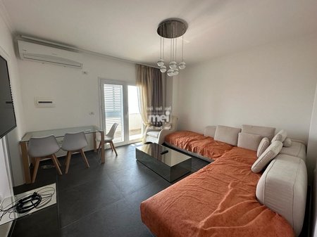 SHITET APARTAMENT 2+1 + VERANDE ME PAMJE NGA DETI, SHKEMB KAVAJE!