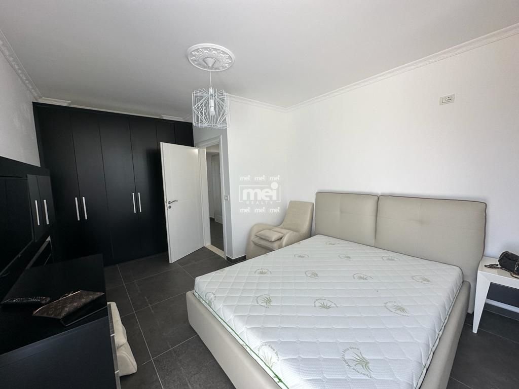 SHITET APARTAMENT 2+1 + VERANDE ME PAMJE NGA DETI, SHKEMB KAVAJE!