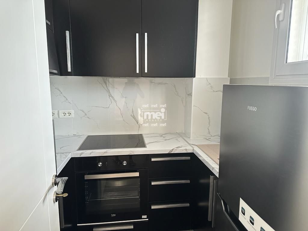 SHITET APARTAMENT 2+1 + VERANDE ME PAMJE NGA DETI, SHKEMB KAVAJE!