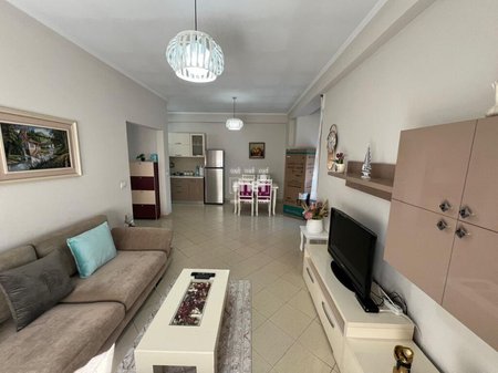 JEPET ME QIRA APARTAMENT 1+1 TE GJYKATA !