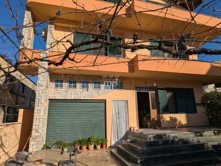 SHITET VILA +LOKAL NE SHKOZET DURRES