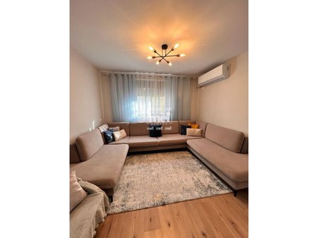 JEPET PER QIRA SHTEPI PRIVATE NE QENDER!