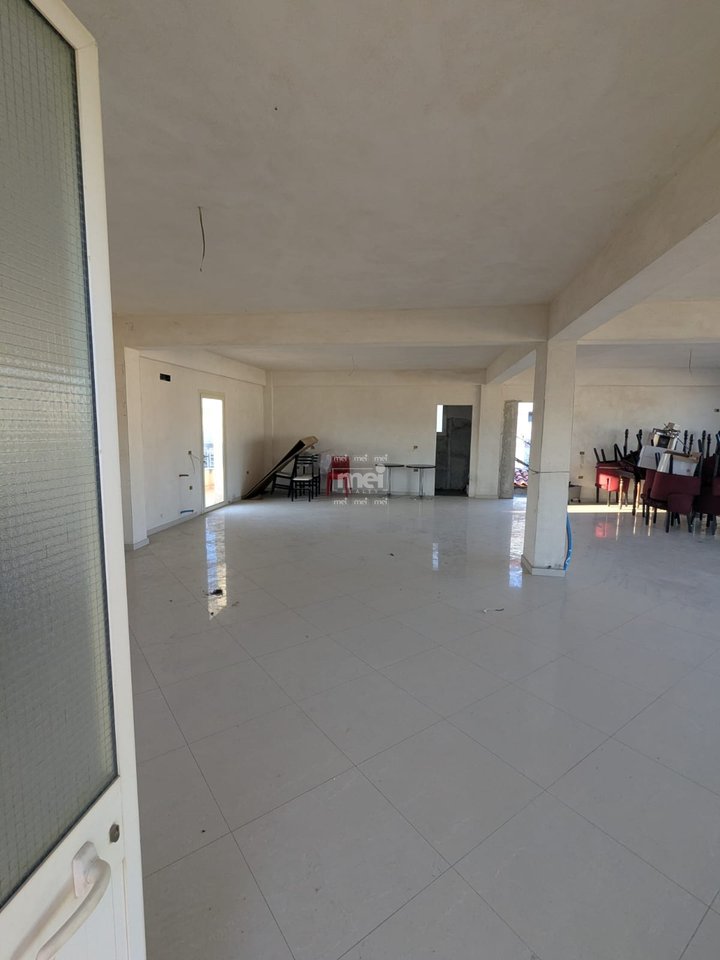 JEPET ME QIRA AMBIENT NE ISH KNETE