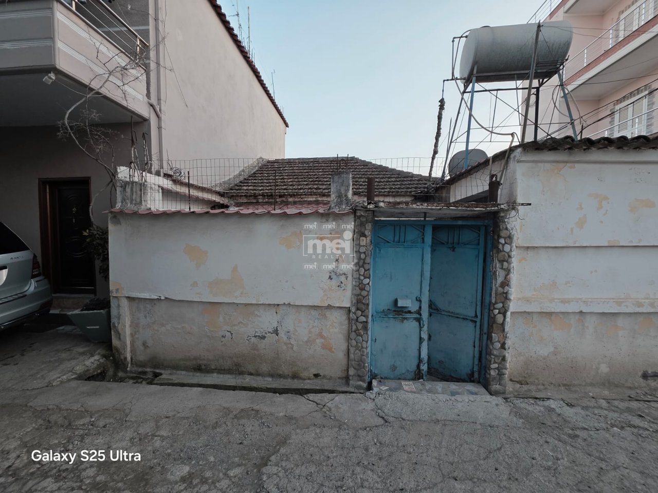 SHITET SHTEPI NE SPITALLE!