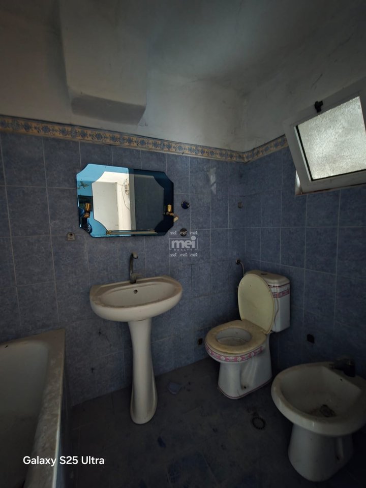 SHITET SHTEPI NE SPITALLE!