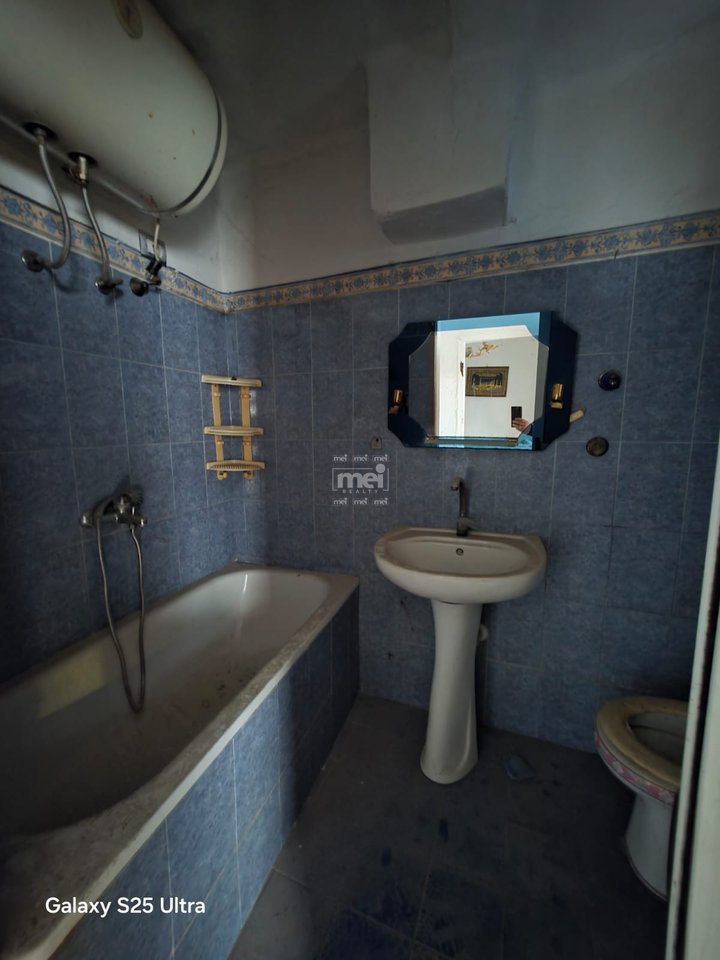 SHITET SHTEPI NE SPITALLE!