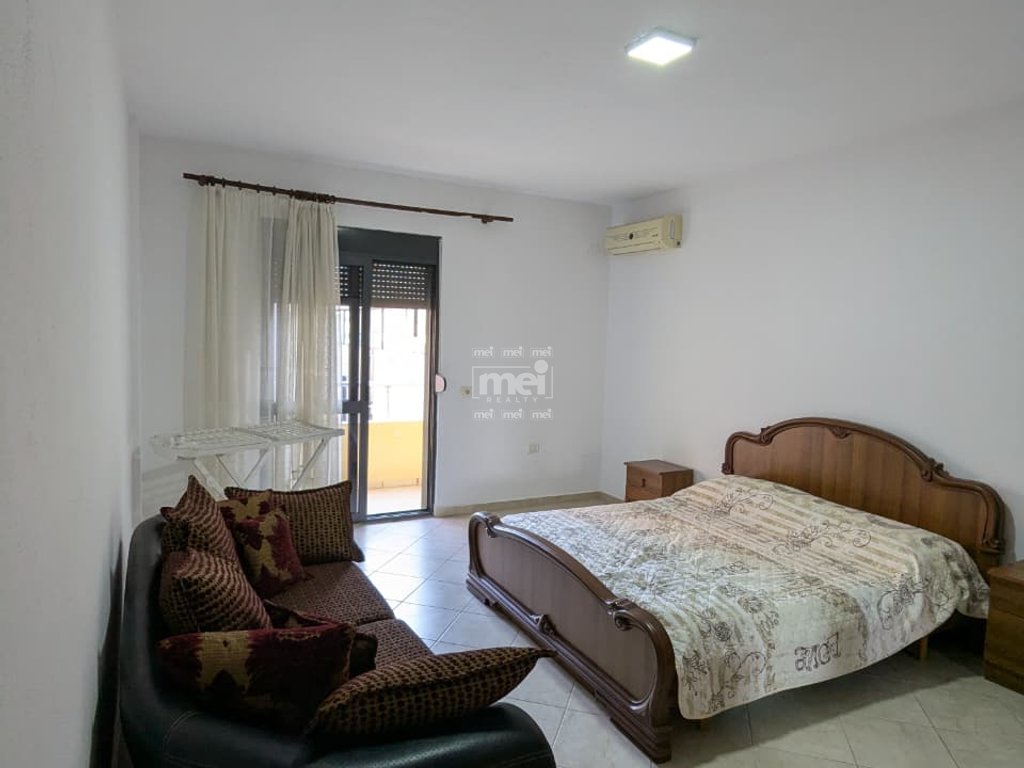 JEPET ME QIRA APARTAMENT  PLAZH