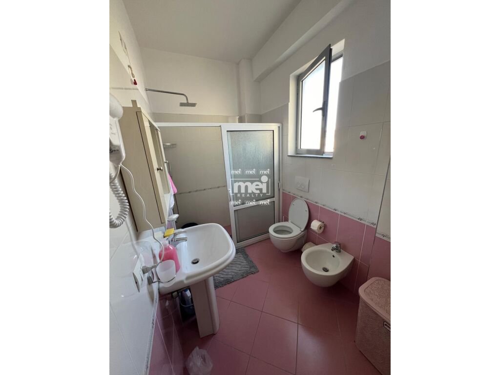 JEPET ME QIRA APARTAMENT 1+1 TE GJYKATA !