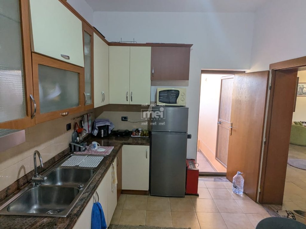 SHITET VILA +LOKAL NE SHKOZET DURRES