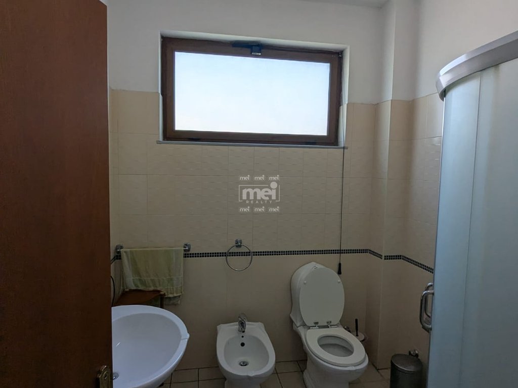 SHITET VILA +LOKAL NE SHKOZET DURRES