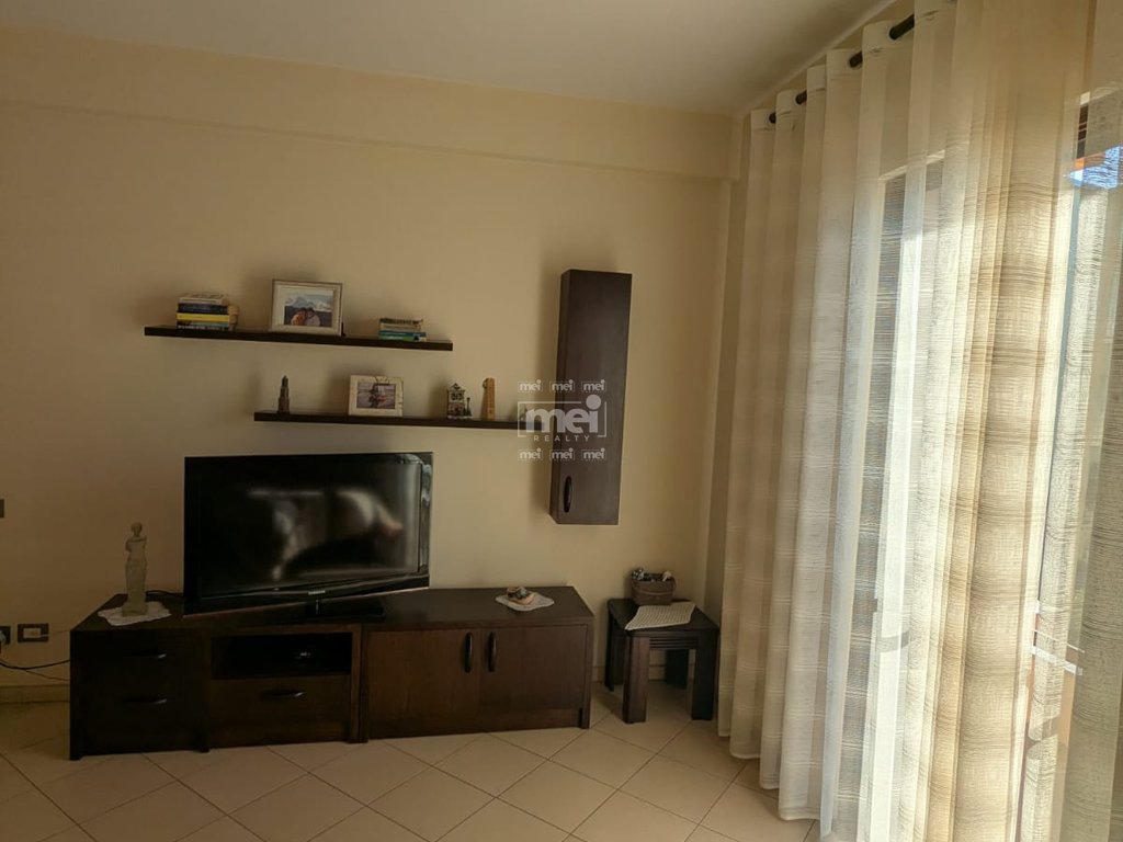 SHITET VILA +LOKAL NE SHKOZET DURRES