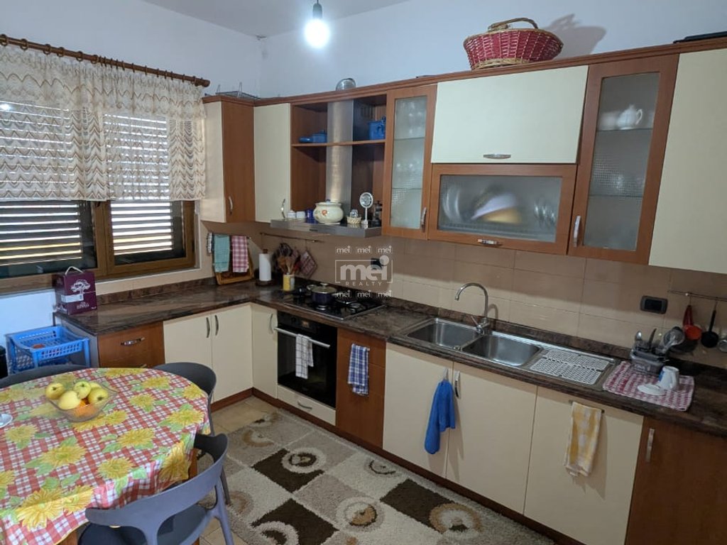 SHITET VILA +LOKAL NE SHKOZET DURRES