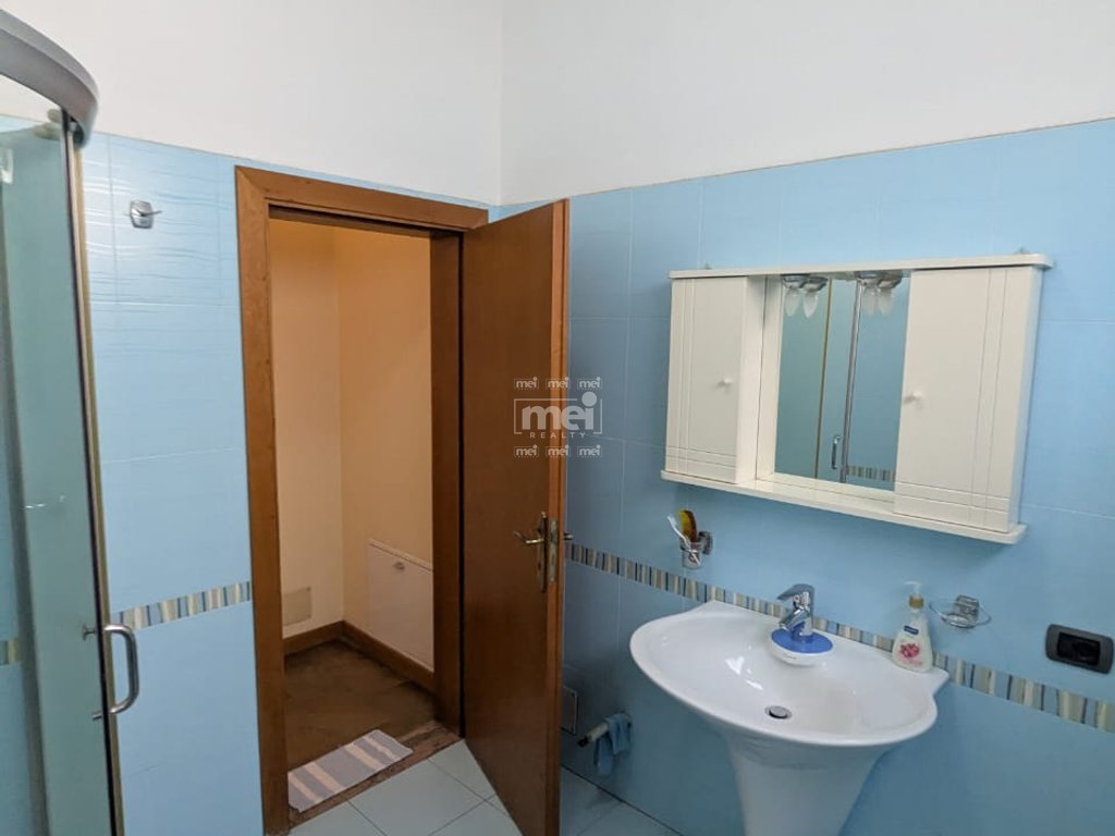 SHITET VILA +LOKAL NE SHKOZET DURRES