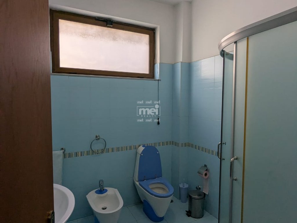 SHITET VILA +LOKAL NE SHKOZET DURRES