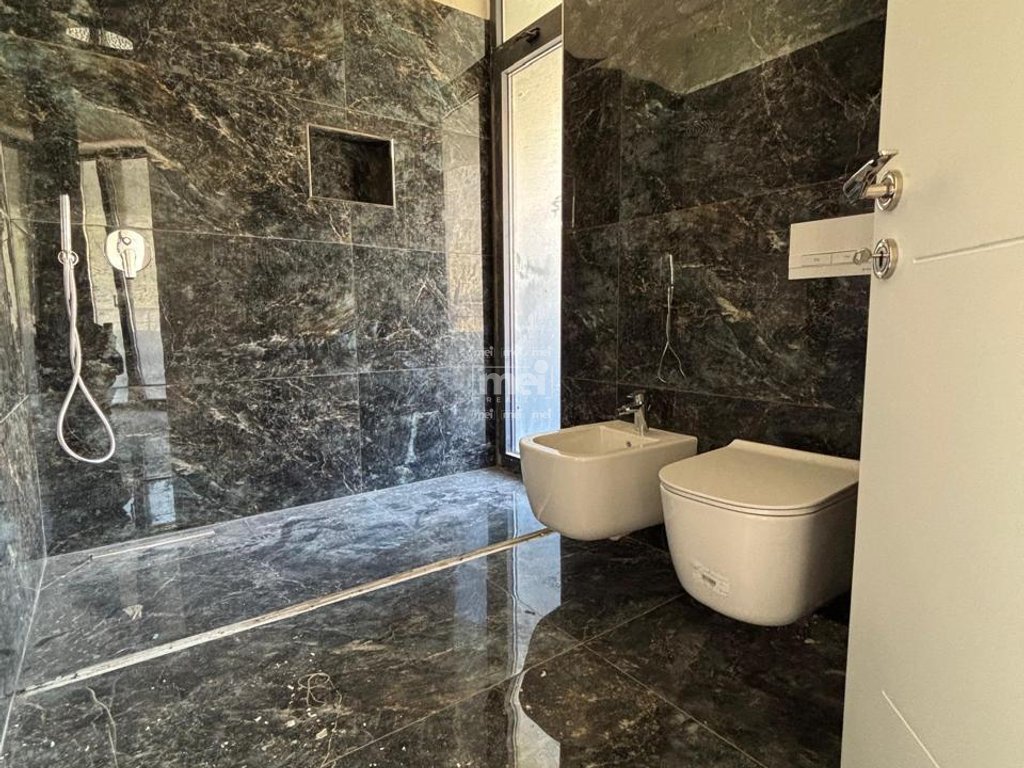 SHITET APARTAMENT 2+1 TE WHITE HILL NE CURRILA!