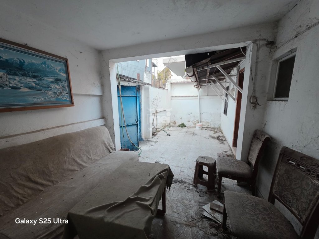 SHITET SHTEPI NE SPITALLE!