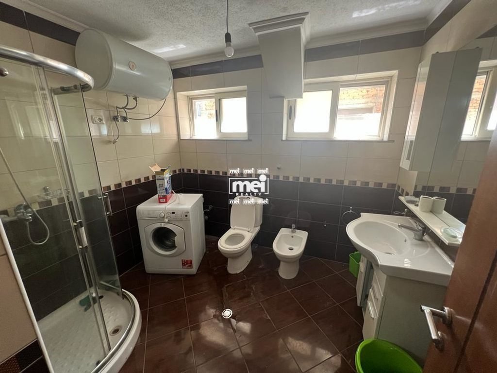 JEPET ME QIRA APARTAMENT 2+1 NE QENDER!