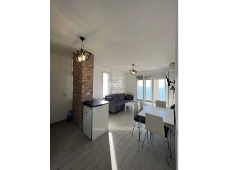 AFFITTASI APPARTAMENTO 1+1 CON VISTA MARE A BALLORE PRESSO LO SCHEMBI DI KAVAJA!