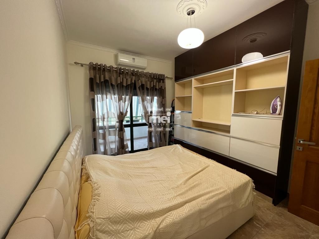 SHITET APARTAMENT NE VIJE TE DYTE ME DETIN TEK MALI I ROBIT ! 5