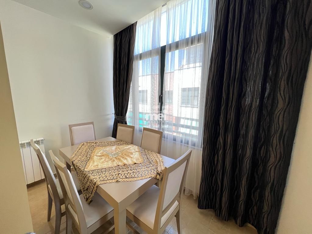 SHITET APARTAMENT NE VIJE TE DYTE ME DETIN TEK MALI I ROBIT ! 4