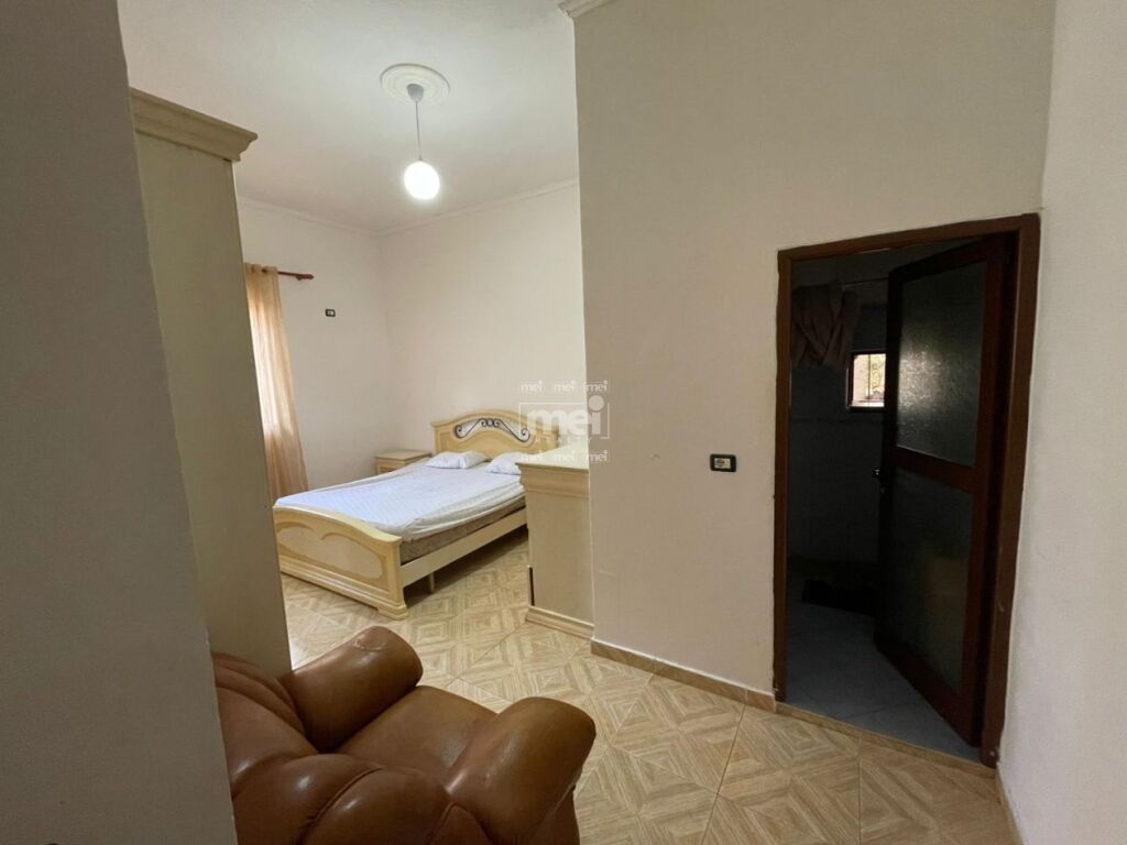 JEPET PER QIRA KATI I PARE I NJE SHTEPIE PRIVATE TEK FUSHA E RERES ! 4