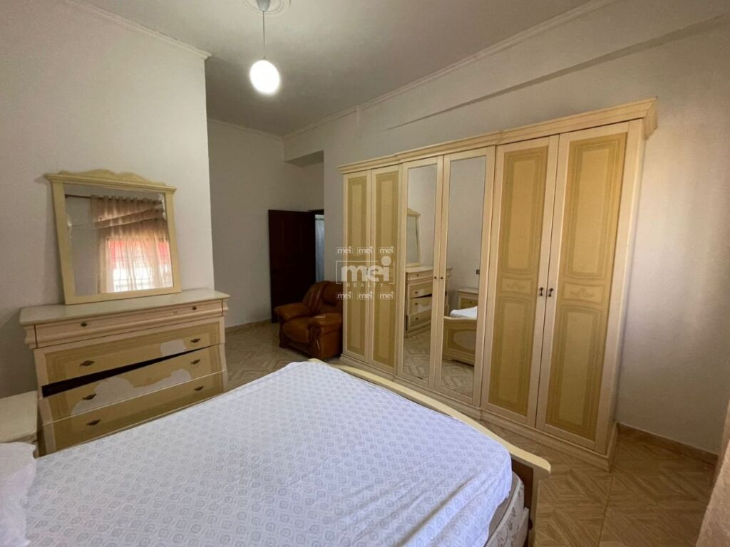 JEPET PER QIRA KATI I PARE I NJE SHTEPIE PRIVATE TEK FUSHA E RERES ! 3